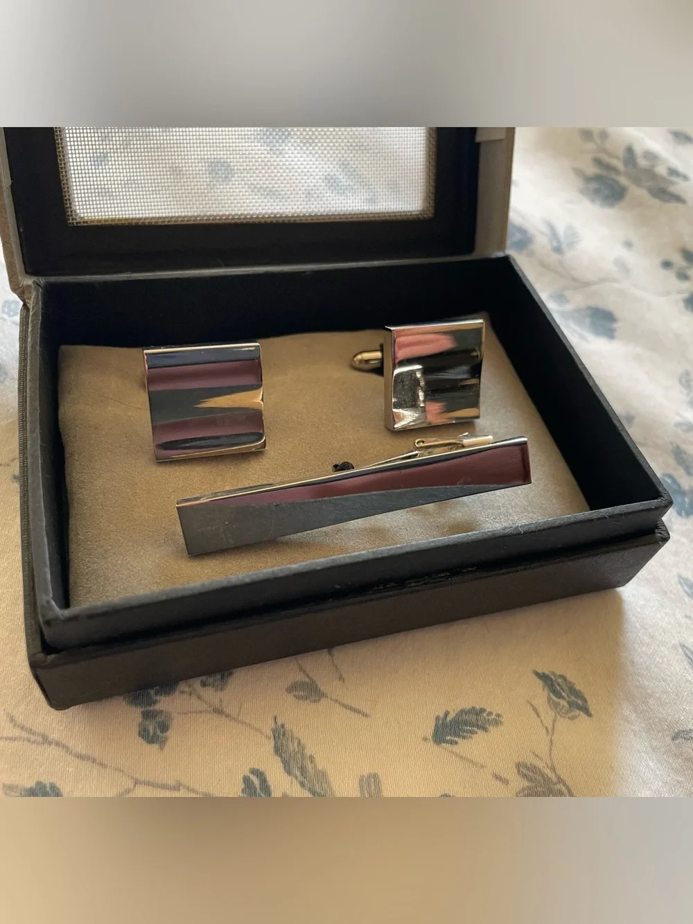 Sicura Men's Silver Tone Cufflink and Tie Clip Set New In Box